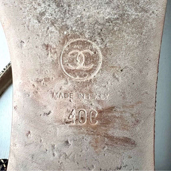 CHANEL | Gold Metallic Tweed Print Crystal CC Logo Thong Sandals 40C Wide - Picture 13 of 13